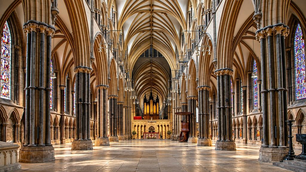 Lincoln Cathedral interior – Napoleon coronation filming location